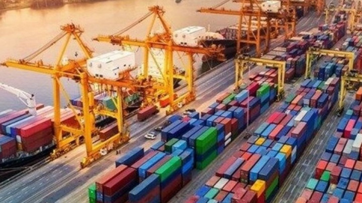 ترخیص ۲۳۰ میلیون تن کالا طی سال ۱۴۰۳