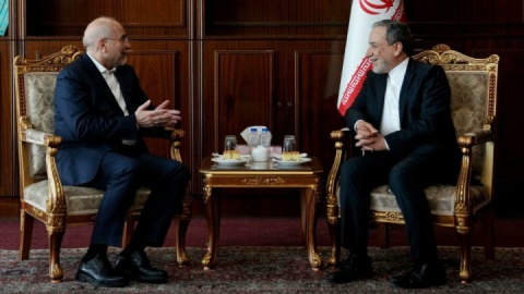 پیام تبریک عراقچی به رئیس مجلس شورای اسلامی