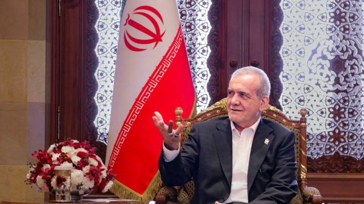 پزشکیان: با تحریم یا بدون تحریم، کشورمان را خواهیم ساخت