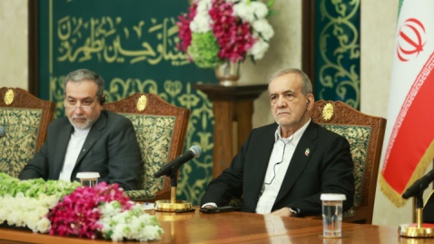 پزشکیان: بسترهای لازم برای توسعه همکاری ها با عمان فراهم است