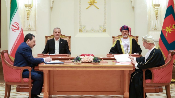 هدفگذاری ۲۰ میلیارد دلاری تجارت ایران و عمان، دستاورد سفر پزشکیان به مسقط