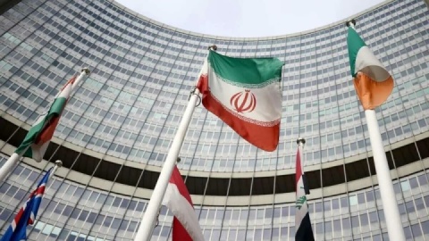 رسانه آمریکایی از «توقف» تحریم‌های جدید ترامپ علیه ایران خبر داد