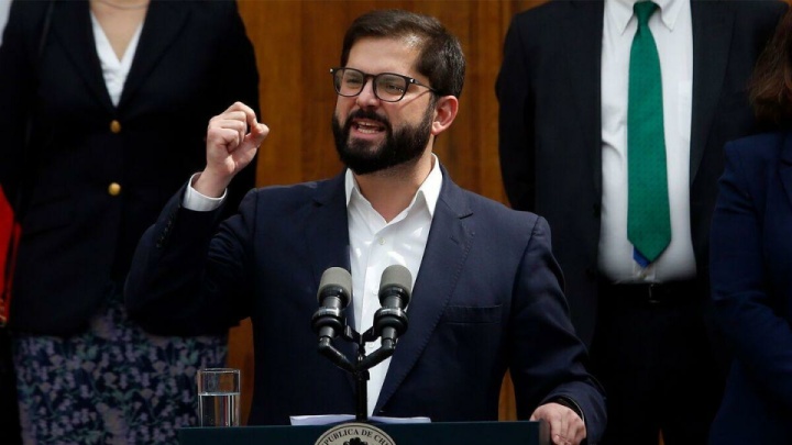 رئیسجمهور شیلی به دنبال کاهش وابستگی به اسرائیل در روابط نظامی