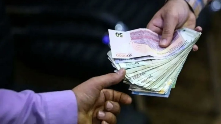اصلاحیه افزایش حقوق ۲۰ درصدی کارمندان ابلاغ شد