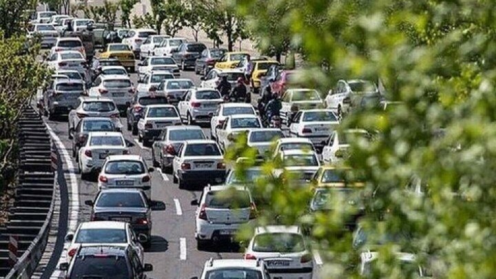 تردد پر حجم و سنگین در اکثر معابر و بزرگراههای پایتخت
