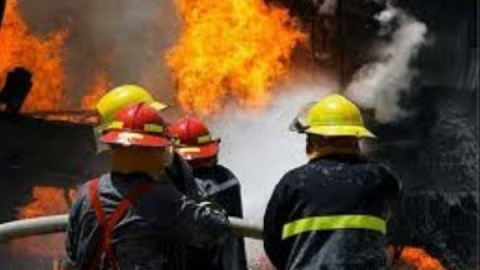 آتش‌سوزی در پارکینگ بهشت زهرا (س) مهار شد