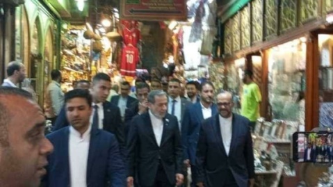 بازدید عراقچی از منطقه خان الخلیلی قاهره