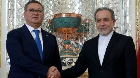 دیدار و گفت‌وگوی عراقچی با وزیر امور خارجه قزاقستان