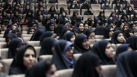 امکان استفاده همزمان کارمندان زن از دو قانون ساعت کاری فراهم شد
