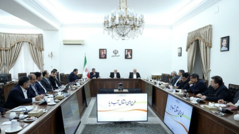 اجرای طرح‌های پنجگانه انتقال آب دریا نه یک انتخاب بلکه الزامی برای کشور است