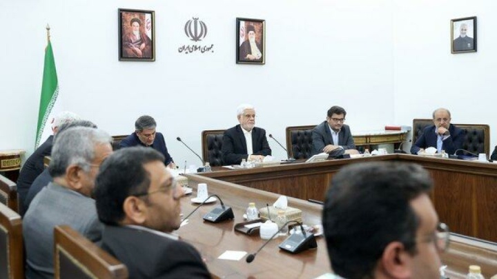 عارف: بخش خصوصی با وجود نوپا بودن خوش درخشید/تاکید بر نوسازی و بهسازی صنعت سیمان