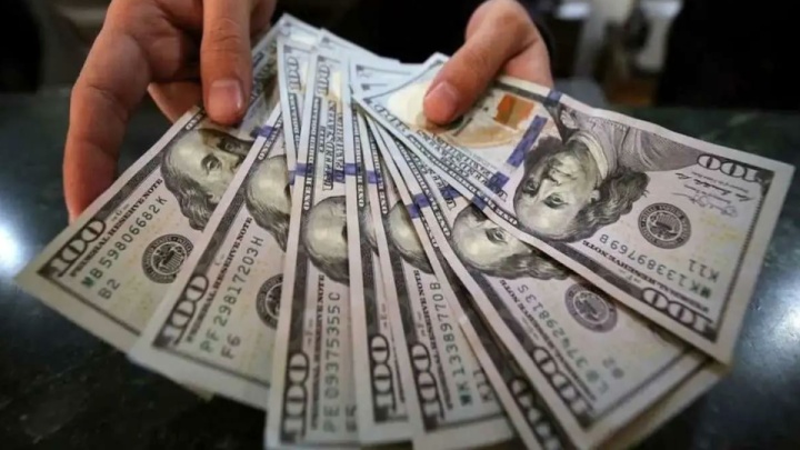 آخرین قیمت ارزها در بازار تجاری/ دلار کاهشی شد