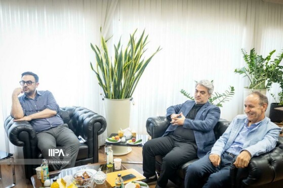 بازدید مسئولان رسانه ای نهاد ریاست جمهوری از روزنامه ایران
