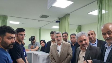 وزیر بهداشت: تجهیزات درمان بیماران در ایلام تا دو سال آینده تامین می‌شود