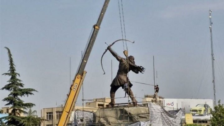 نصب مجسمه ۱۵ متری آرش کمانگیر