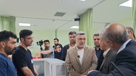 وزیر بهداشت: درمانگاه‌های سیروان و هلیلان «مرکز جامع منتخب» تعیین شدند