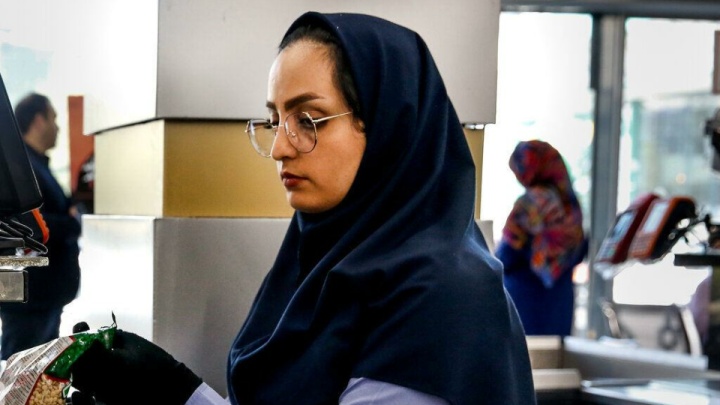 مصوبه کاهش ساعت کار مادران دارای فرزند خردسال به قوت خود باقی است