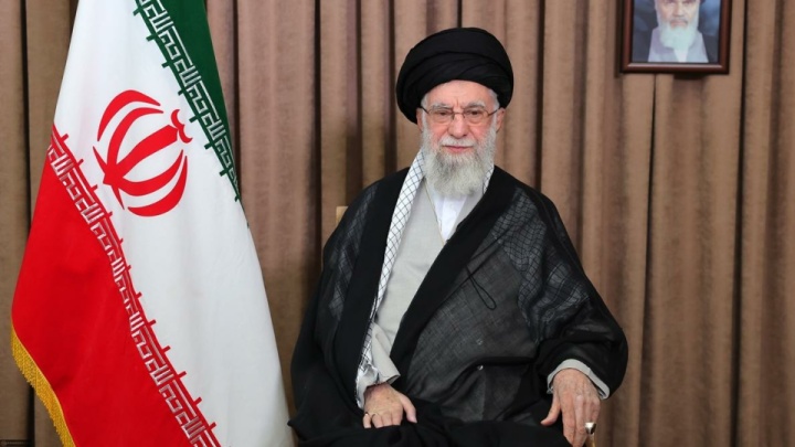 موافقت رهبر انقلاب با عفو و تخفیف مجازات جمعی از محکومان