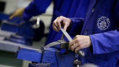 کارگران؛ ستون‌های استوار در توفان بحران‌ها