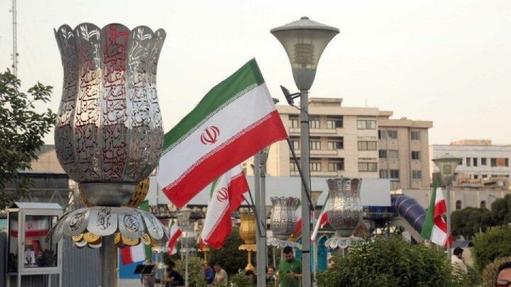 میدان هفتتیر؛ صحنه ادای احترام مردم به شهدای حملات اخیر رژیم صهیونیستی