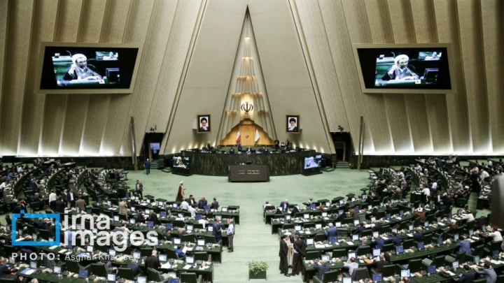 مجلس دوفوریت طرح تشدید مجازات همکاری کنندگان با دولت های متخاصم را تصویب کرد