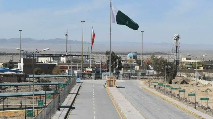 پاکستان: تمام مرزهای ما با ایران فعال است