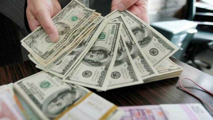 تامین ارز در آستانه ۱۲ میلیارد دلاری شدن/ ادامه روند تثبیت نرخ ارز تجاری