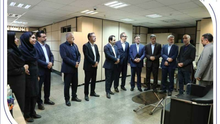 بازدید روزانه مدیرعامل و مدیران بانک صادرات ایران از شعب و ستاد بانک و مجموعههای تولیدی فعال