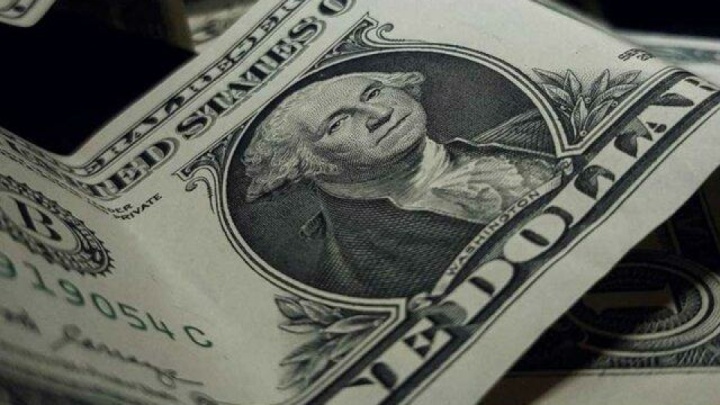 دلار جهانی به کف قیمت چند ساله سقوط کرد