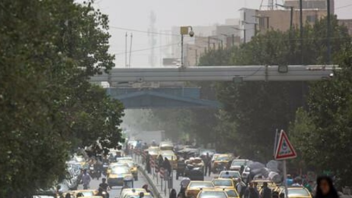 افزایش نسبی دما و وزش باد شدید در تهران