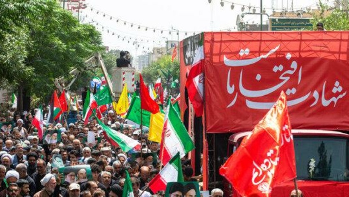 تشییع پیکر شهید قناعت کار در قم