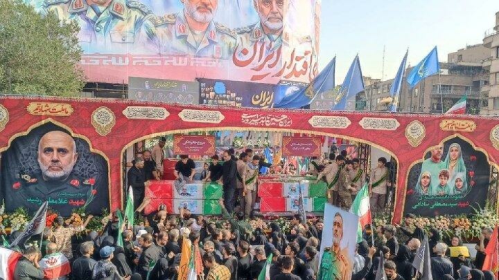 بازتاب گسترده مراسم تشییع شهدای اقتدار ایران در رسانههای جهان