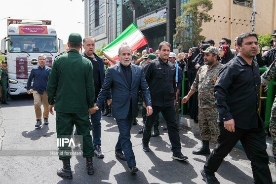 ادای احترام عراقچی به شهدای اقتدار