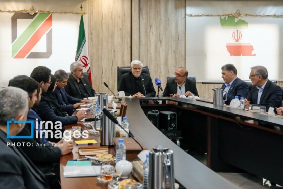 بازدید معاون اول رئیس جمهور از گمرک مهرآباد