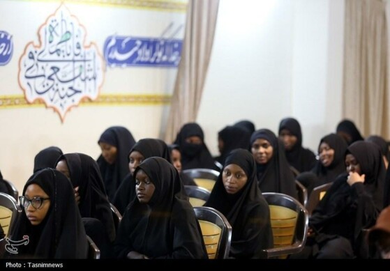 عزاداری نیجریهایها در حرم مطهر حضرت معصومه(س)