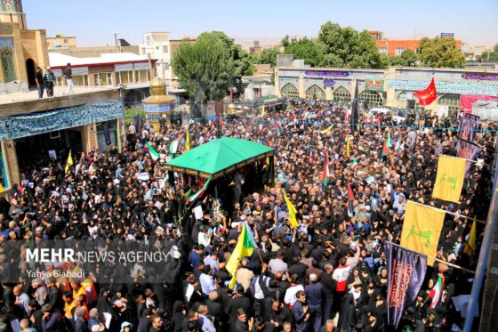 تشییع پیکر شهید ایزدی(حاج رمضان) در سنقر و کلیایی کرمانشاه