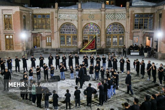 عزاداری شب چهارم محرم در حسینیه مجتهد اردبیلی