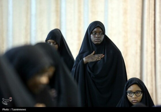 عزاداری نیجریهایها در حرم مطهر حضرت معصومه(س)