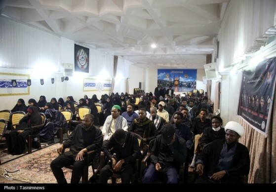 عزاداری نیجریهایها در حرم مطهر حضرت معصومه(س)