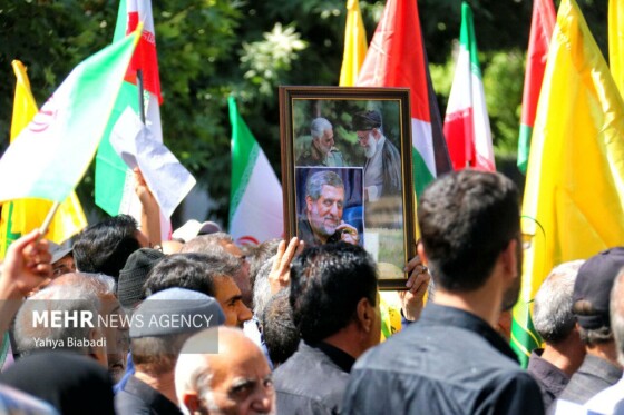 تشییع پیکر شهید ایزدی(حاج رمضان) در سنقر و کلیایی کرمانشاه