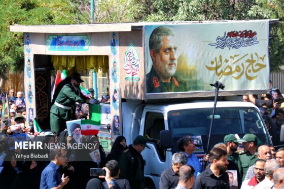 تشییع پیکر شهید ایزدی(حاج رمضان) در سنقر و کلیایی کرمانشاه