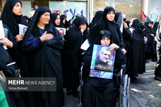 تشییع پیکر شهید ایزدی(حاج رمضان) در سنقر و کلیایی کرمانشاه