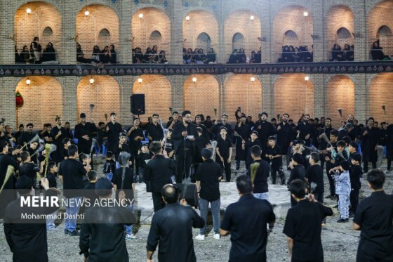 عزاداری شب چهارم محرم در حسینیه مجتهد اردبیلی