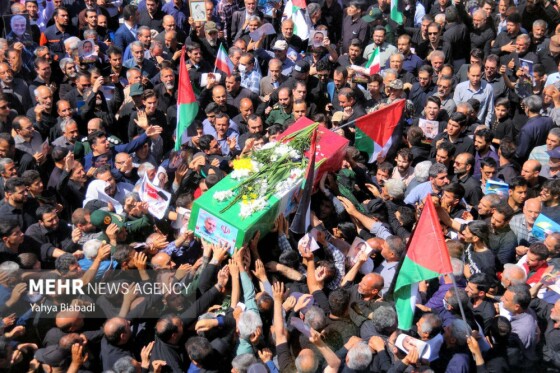 تشییع پیکر شهید ایزدی(حاج رمضان) در سنقر و کلیایی کرمانشاه