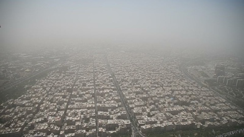 تنفس هوای آلوده در تهران با شاخص ۱۲۲