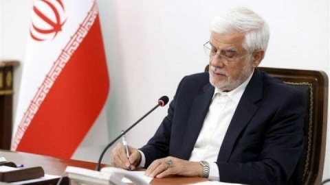 عارف: خون‌های پاک، پایه‌های مقاومت ایران را استوارتر می‌کند