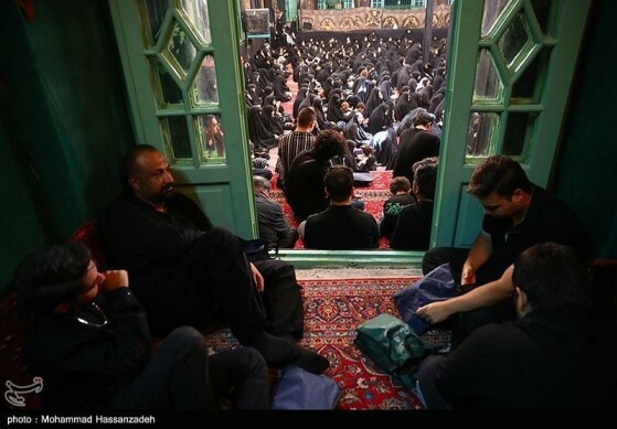 عزاداری اباعبدالله الحسین(ع) در حسینیه سادات اخوی