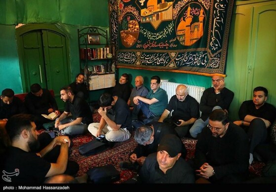 عزاداری اباعبدالله الحسین(ع) در حسینیه سادات اخوی
