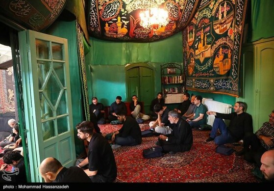 عزاداری اباعبدالله الحسین(ع) در حسینیه سادات اخوی