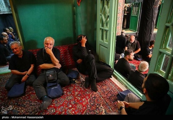 عزاداری اباعبدالله الحسین(ع) در حسینیه سادات اخوی